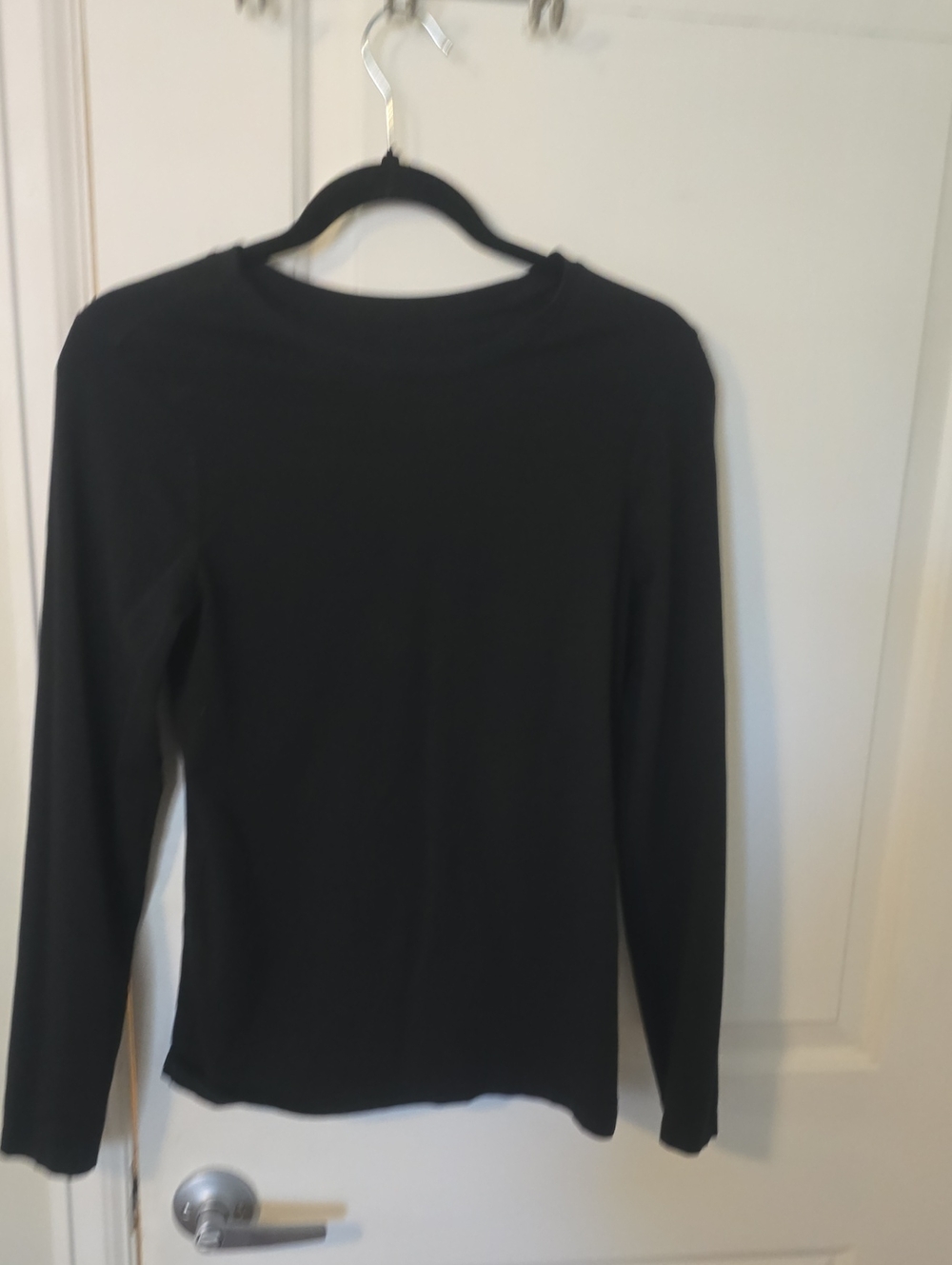 Everyday Black Long-Sleeve Crew Neck Tee